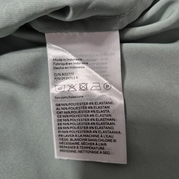 H&M Women's Light Sage Green Satin Button Down Deep B Neck Shirt - XXL - Picture 9 of 10